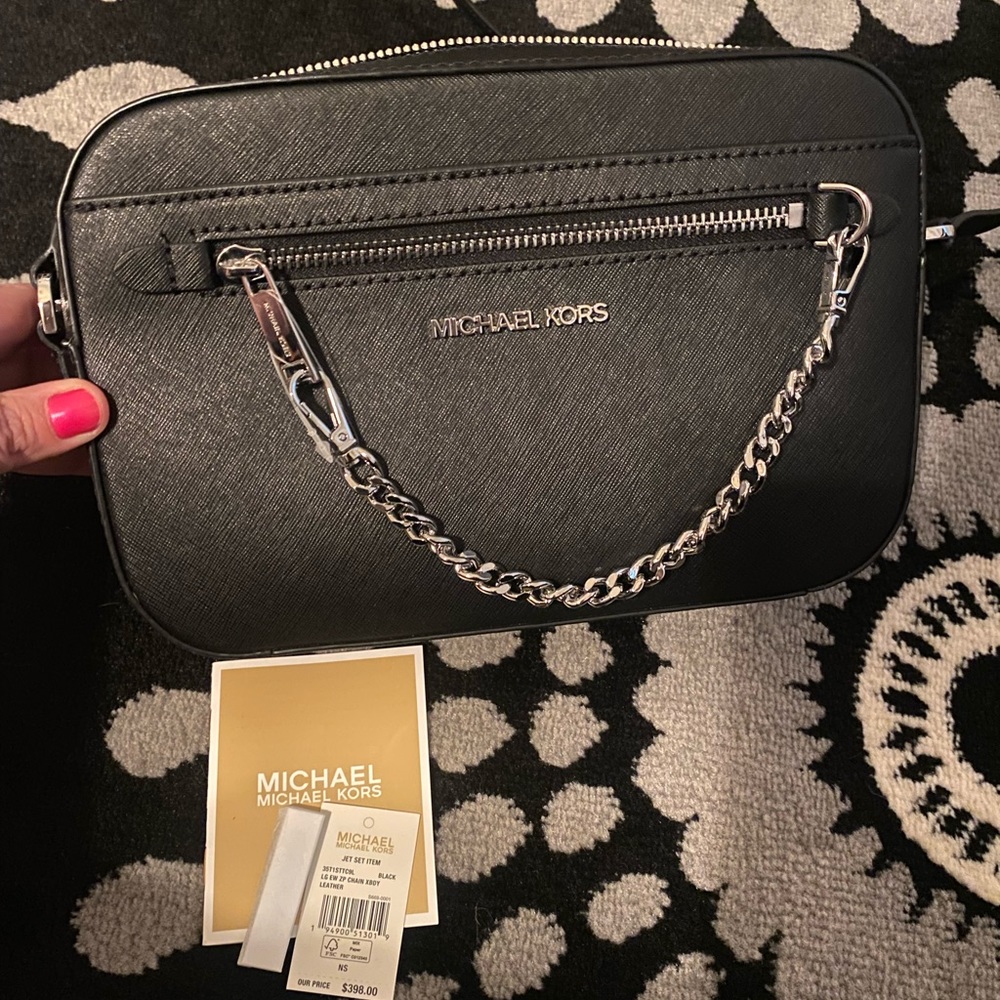 ❌sold❌NWT Jet Set Michael Kors black shiny silver chain 🖤